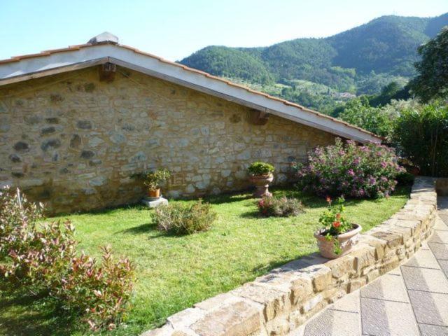 Agriturismo Casa Belvedere Bacchereto ภายนอก รูปภาพ